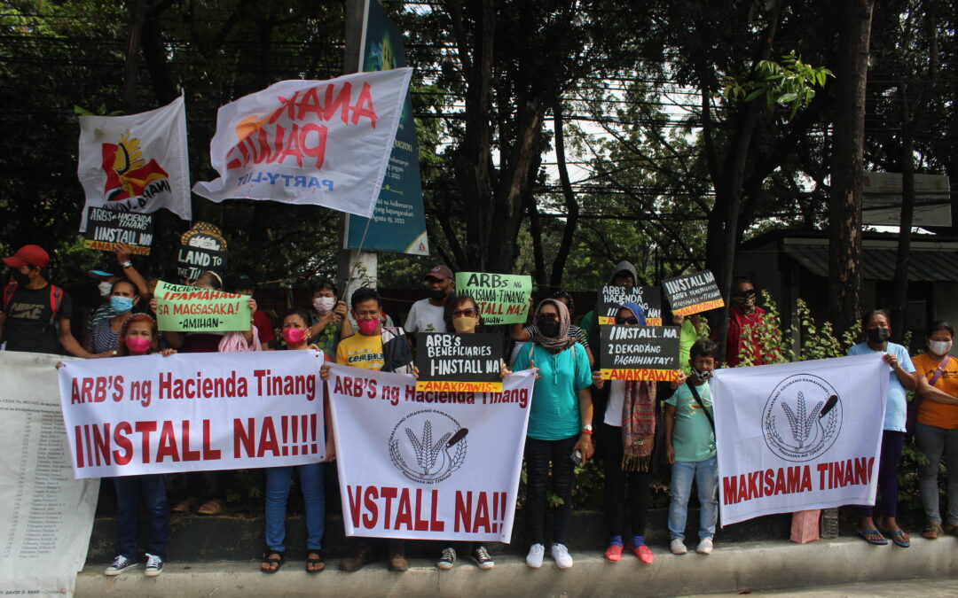 Tinang farmers call on agrarian reform secretary to install them in disputed land